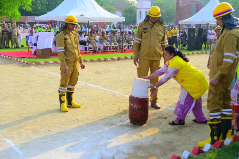 हवाई हमले से बचाव के लिए लोगों को किया गया जागरुक