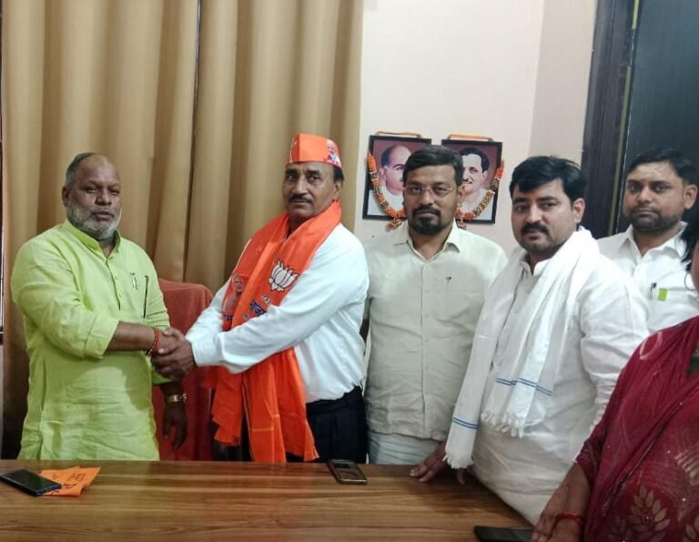 पूर्व रिटायर्ड सैनिक ने थामा भाजपा का दामन,एमएलसी ने किया सम्मानित