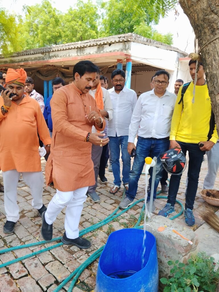 मुख्यमंत्री के निर्देश पर श्रम मंत्री ने हर घर नल परियोजनाओं का किया स्थलीय निरीक्षण