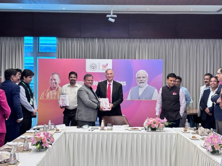 *मुंबई राउंड टेबल मीटिंग में हज़ारों करोड़ के निवेश की घोषणाएं*