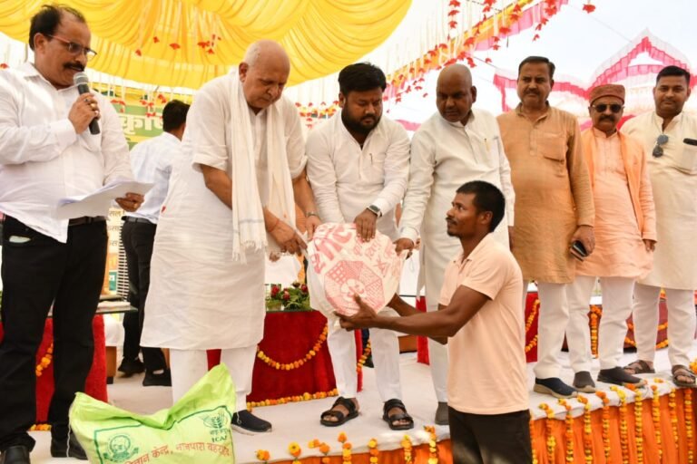 विकसित संकल्प अभियान 2025 के माध्यम से ‘‘लैब टू लैण्ड‘‘ के नारे को साकार करते हुए 50 लाख किसानों को जोड़ेगी योगी सरकार