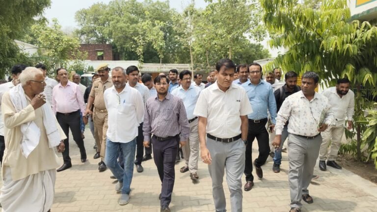 प्रमुख सचिव ने परखी विकास योजनाओं की जमीनी हकीकत, दिए सुधार के निर्देश