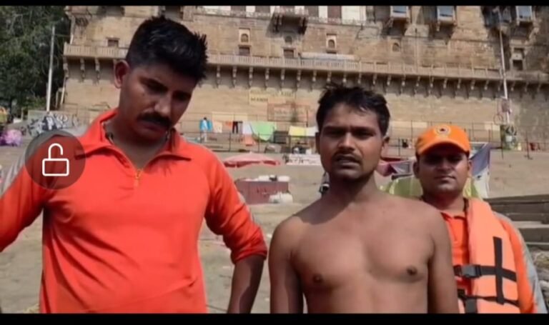 एनडीआरएफ कर्मी द्वारा डूबते युवक को बहादुरी से बचाया गया
