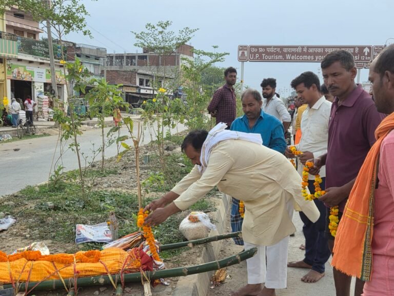 मोहनसराय किसान संघर्ष समिति के प्रवक्ता खटाई लाल शर्मा के निधन से किसानों में दौड़ी शोक की लहर
