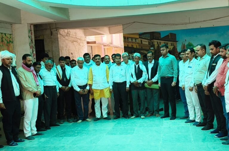 पूर्व राज्य मंत्री एवं पूर्व व वर्तमान रोहनिया विधायक ने किया शोक व्यक्त