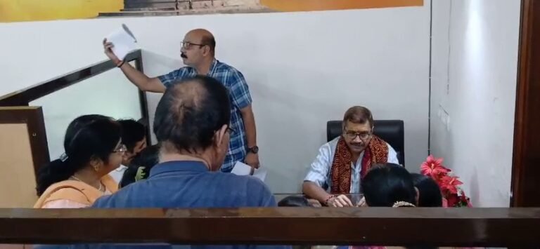 श्री अग्रसेन कन्या पीजी कॉलेज, वाराणसी में वर्षों से कार्यरत प्रबंधकीय शिक्षकों को सेवा मुक्त किये जाने पर बहाल किये जाने का अनुरोध