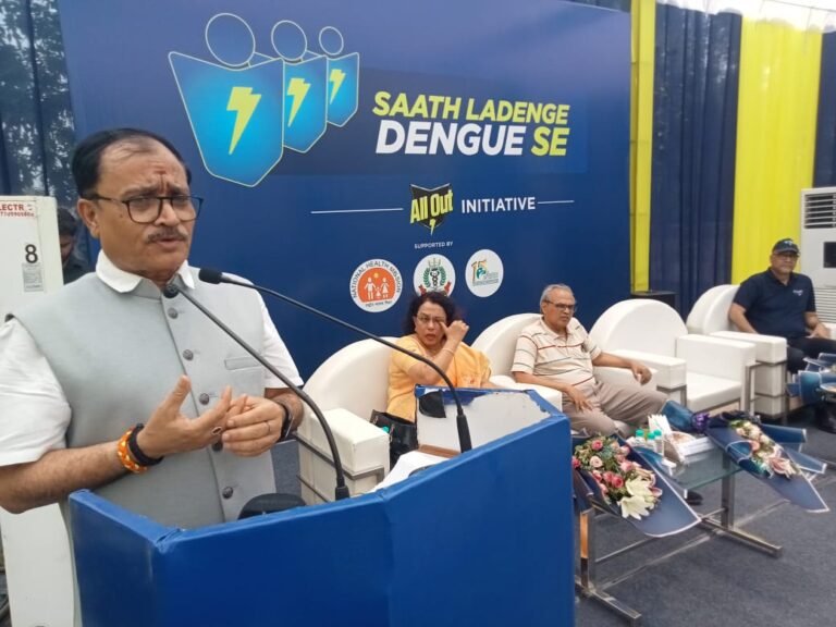 डेंगू रोग से बचने के लिए अपने आसपास न होने दे जल जमाव व गंदगी-सीएमओ संदीप चौधरी