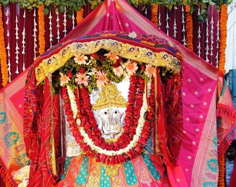 कुल देवी  पाली सती  दादी के मंड   चरा दिवसीय  कार्यक्रम  का  समापन  भव्य भंडारे और भजन कीर्तन के साथ हुआ