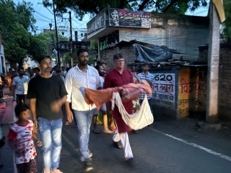 कैंट विधायक सौरभ श्रीवास्तव की पहल से  बजरडीहा बम टला बड़ा बवाल , पुलिस ने भी ली रहत की साँस