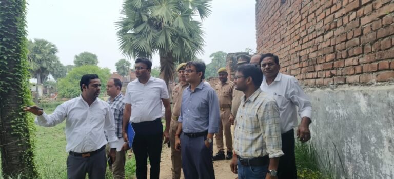 जिलाधिकारी ने बाढ़ से प्रभावित होने वाले क्षेत्रों का किया निरीक्षण