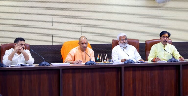 विकास परियोजनाओं को निर्धारित समयावधि में कराएं पूर्ण: मुख्यमंत्री