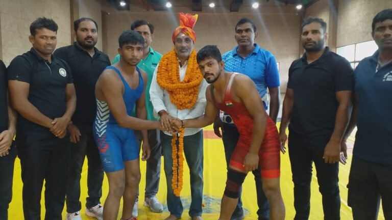 अंडर 23 महिला पुरुष कुश्ती स्टेट चैंपियनशिप के लिए वाराणसी कुश्ती टीम का चयन ट्रायल 30 जुलाई 2025 को डॉक्टर संपूर्णानंद स्पोर्ट्स स्टेडियम सिगरा वाराणसी में किया।