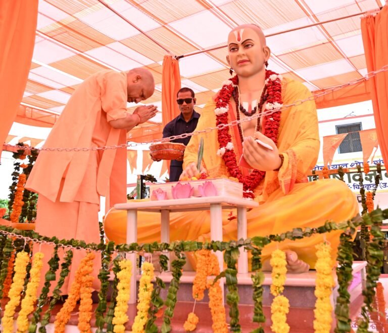 श्रद्धा, सुरक्षा और स्वावलंबन की धरती बनेगा चित्रकूट: सीएम योगी