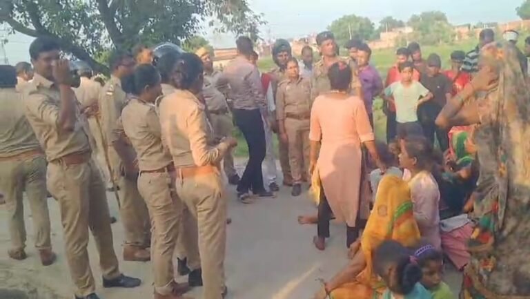 हाई कोर्ट के आदेश पर मेड़बंदी कराने गए एसडीम, विरोध में सड़क पर उतारकर महिलाओं ने किया हंगामा