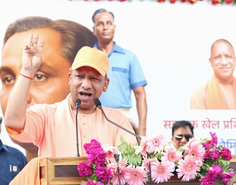 हर खिलाड़ी समाज का हीरो, राष्ट्र के प्रति समर्पण की प्रेरणा: सीएम योगी