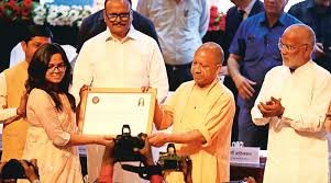 दलित युवाओं के सपनों को पंख दे रही योगी सरकार, बन रहे अधिकारी