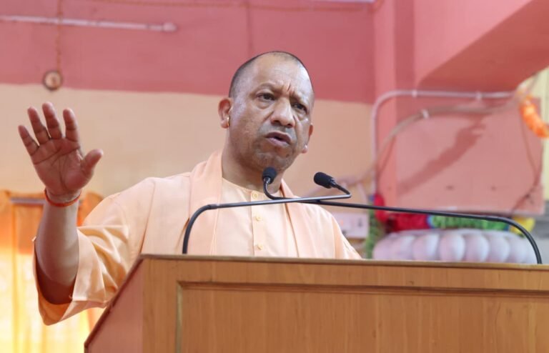 योगी सरकार ने शिक्षा सुधार को दी नई गति, 5.75 लाख से अधिक शिक्षकों/शिक्षामित्रों को मिली सहूलियत