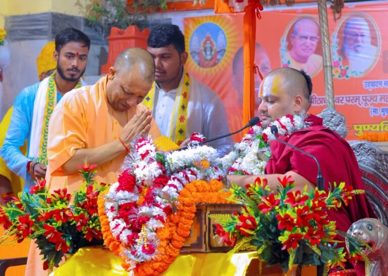 हर परिस्थिति में सनातन धर्म के प्रति समर्पण का भाव श्रीमद्भागवत कथा का वास्तविक मर्म : सीएम योगी