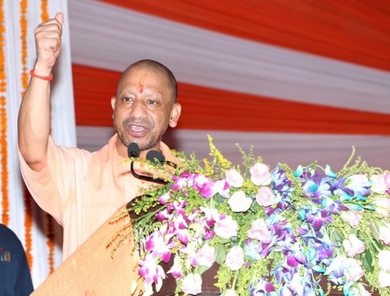 आई लव मोहम्मद’ की आड़ में अराजकता करने वालों को ‘चंड-मुंड’ की तरह रौंदने का होगा कार्यः योगी आदित्यनाथ