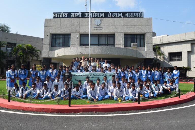 आई.आई.वी.आर., वाराणसी मे राजकीय बालिका हाईस्कूल , हरिहरपुर, सूर्यांवां (भदोही) की  छात्राओं का शैक्षणिक भ्रमण