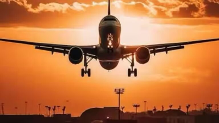 आसमान में नई ऊंचाइयां छू रहा उत्तर प्रदेश, हवाई यात्री और कार्गो ट्रैफिक में रिकॉर्ड वृद्धि