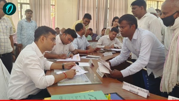 उपजिलाधिकारी ने संपूर्ण समाधान दिवस में सुनी लोगों की फरियाद