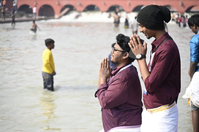 जय श्री राम के उदघोष से गूंज उठा अयोध्या धामकाशी तमिल संगमम् 4.0 के छात्रों ने किया उत्तर भारत की भक्ति परंपरा का दिव्य अनुभव