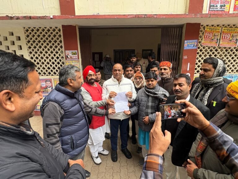 बांगलादेश में हिन्दू-विरोधी हिंसा !–बांग्लादेश पर प्रतिबंध व कट्टरपंथी गुटों पर कार्रवाई की वाराणसी के हिन्दू संगठनों की मांग !