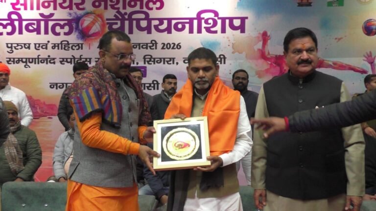काशी (वाराणसी) में आयोजित ‘सीनियर नेशनल वॉलीबॉल चैंपियनशिप’ में शामिल हुए    पिंडरा विधायक अवधेश सिंह, व् पूर्व महापौर  कौशलेन्द्र सिंह 