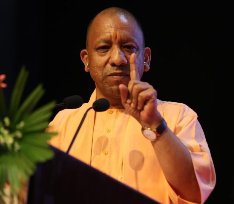 योगी सरकार का सख्त निर्देश, राज्य विश्वविद्यालय तय शासनादेश के अनुसार ही लें परीक्षा शुल्क