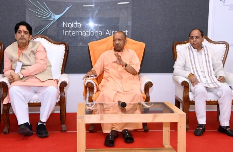 नोएडा इंटरनेशनल एयरपोर्ट के लोकार्पण की तैयारियों का सीएम योगी ने लिया जायजा, 28 मार्च को पीएम मोदी करेंगे उद्घाटन