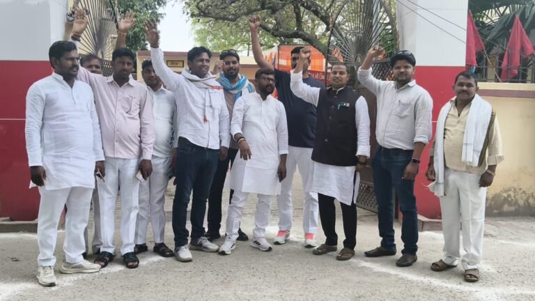 ग्राम प्रधानों ने एसडीएम की बैठक का किया बहिष्कार
