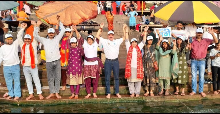विश्व जल दिवस पर नमामि गंगे ने की गंगाजल की सफाई “