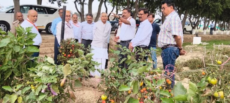 केंद्रीय कृषि, किसान कल्याण राज्य मंत्री  रामनाथ ठाकुर का आईसीएआर–आईआईवीआर, वाराणसी का दौरा