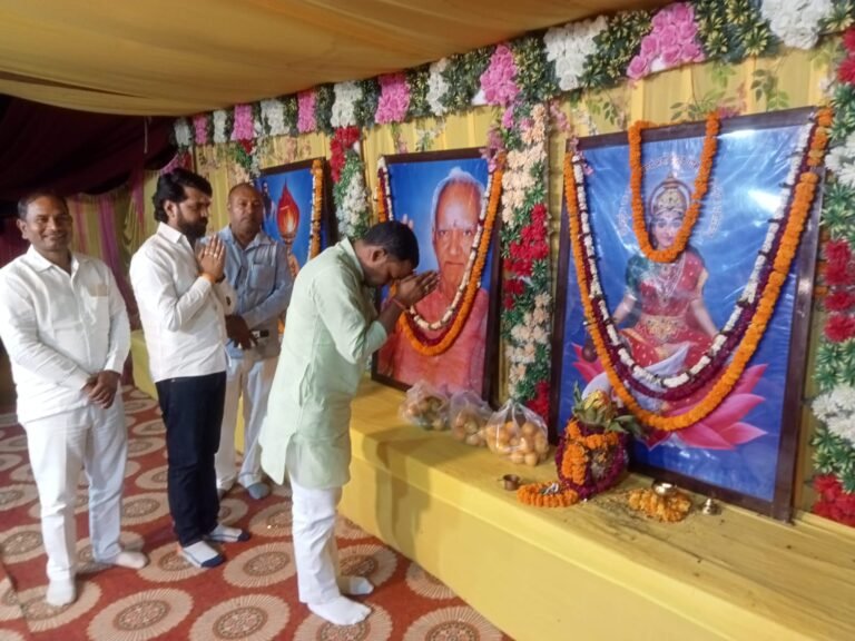 गायत्री मंत्र से बड़ा मंत्र पूरे ब्रह्मांड में कोई भी मंत्र नहीं है- युगव्यास विद्याधर मिश्र