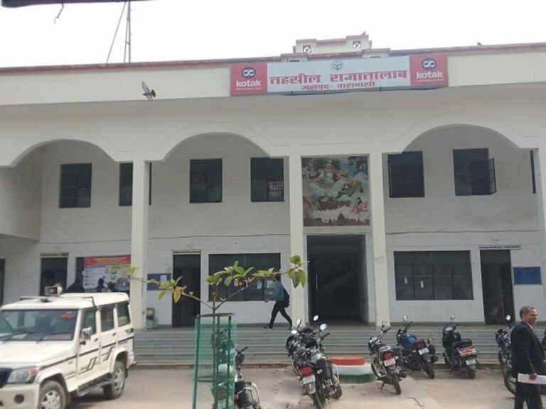 हड़ताल पर रहे राजातालाब तहसील के अधिवक्ता