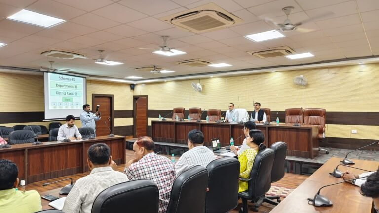 टीडी एवं डीपीटी टीकाकरण अभियान को लेकर जिलाधिकारी ने ऑनलाइन बैठक कर स्वास्थ्य विभाग के अधिकारियों  को आवश्यक दिशा निर्देश दिए