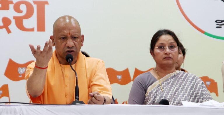 आधी आबादी’ के हक की लड़ाई में शामिल होंगे सीएम योगी