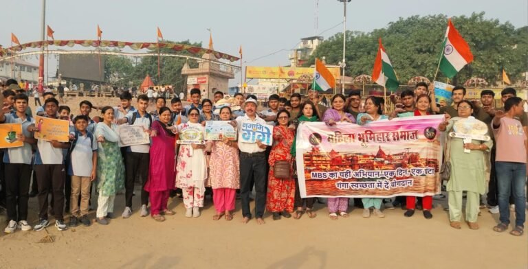 नारी शक्ति ने प्रधानमंत्री के स्वछता आंदोलन को अस्सी घाट पर किया गतिशील “