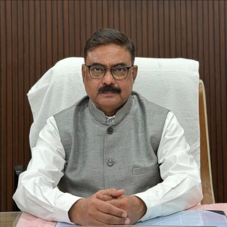 हीट स्ट्रोक और तेज बुखार आए तो रहें सतर्क व जागरूक, बरतें सावधानी – सीएमओ